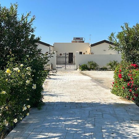 Baglio Il Gelso E L'Ulivo Appartamento Il Carrubo Reitani Luaran gambar